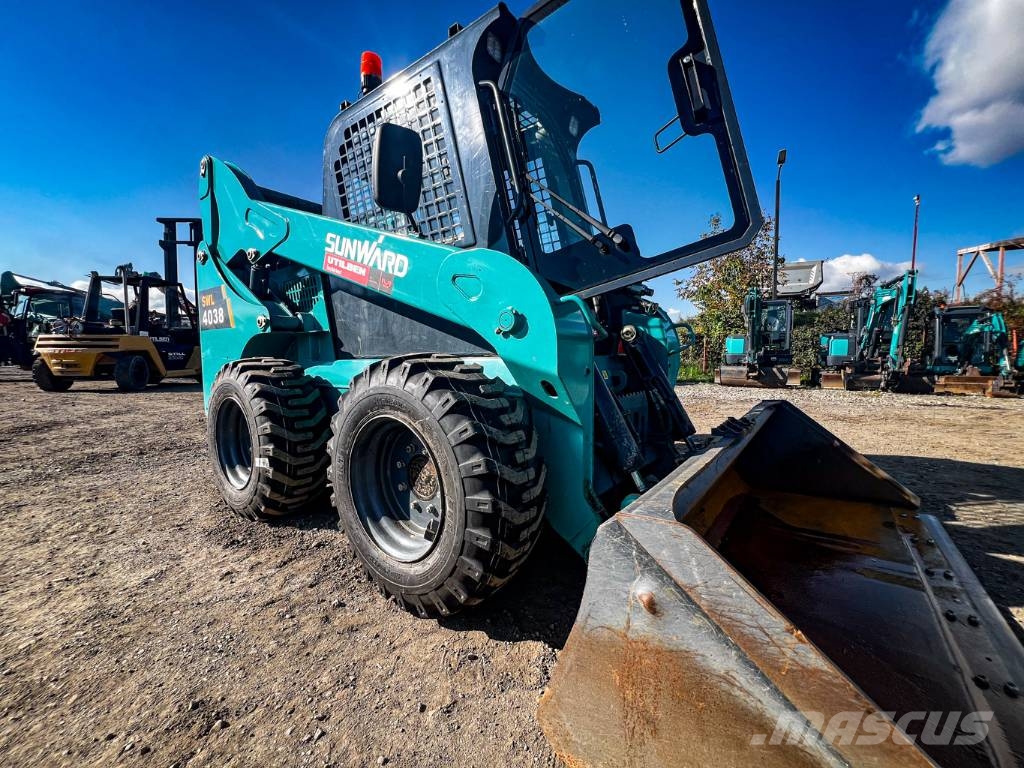 Sunward SWL 4038 لوادر انزلاقية التوجيه