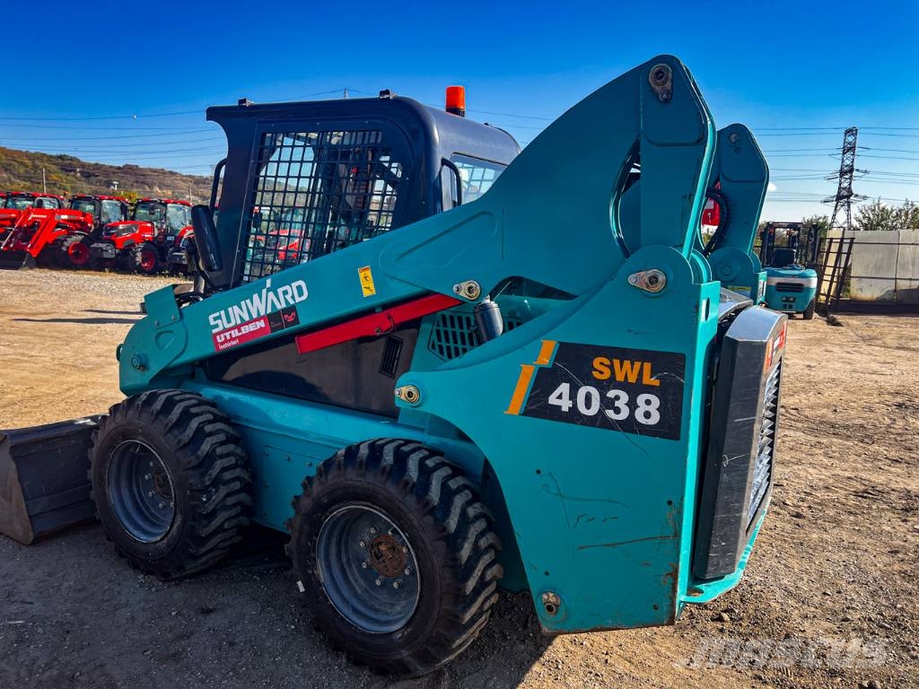Sunward SWL 4038 لوادر انزلاقية التوجيه