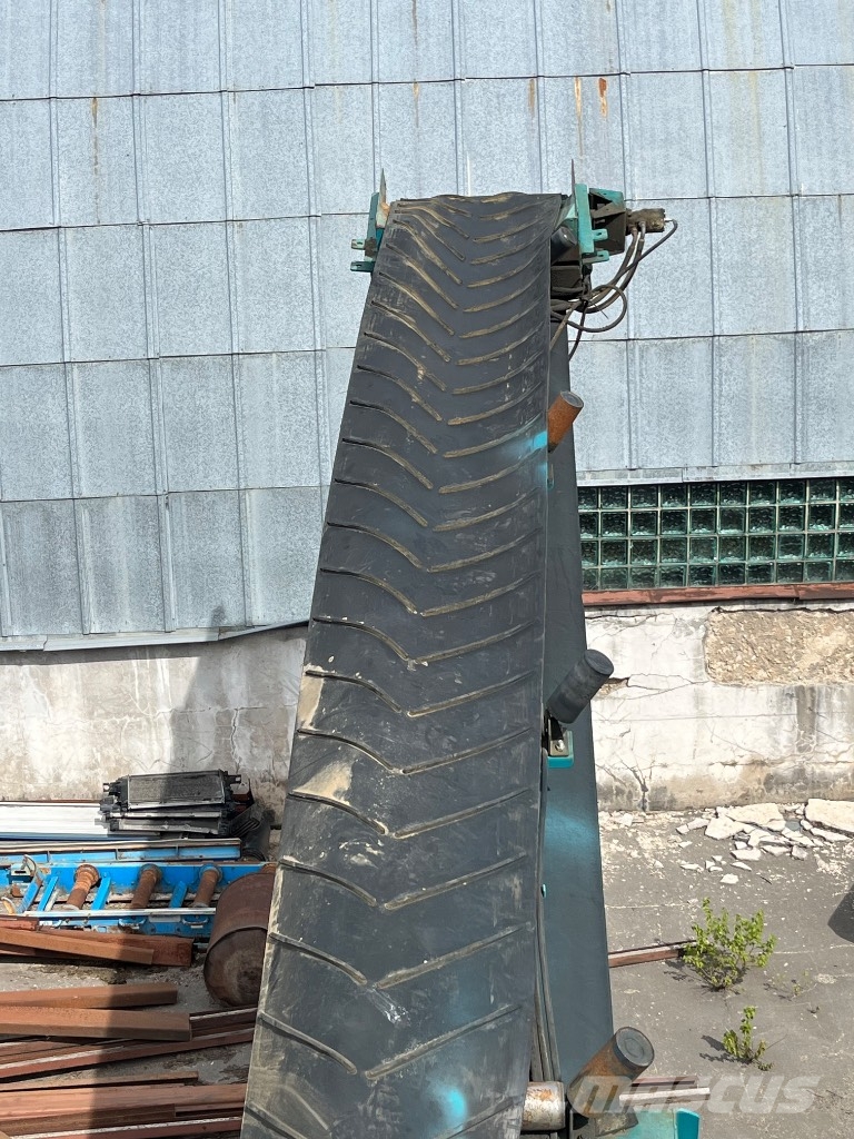 PowerScreen portable screener-washer Chieftain 2100, Finemaster 120, T5032 Mobile screeners