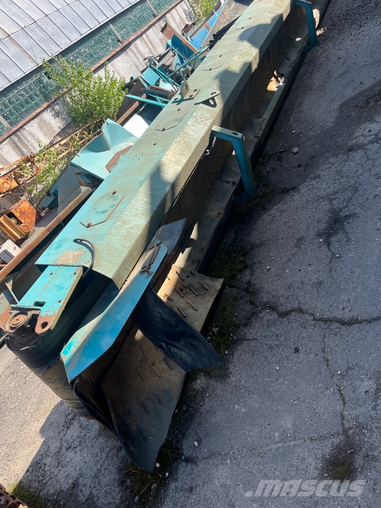 PowerScreen portable screener-washer Chieftain 2100, Finemaster 120, T5032 Mobile screeners