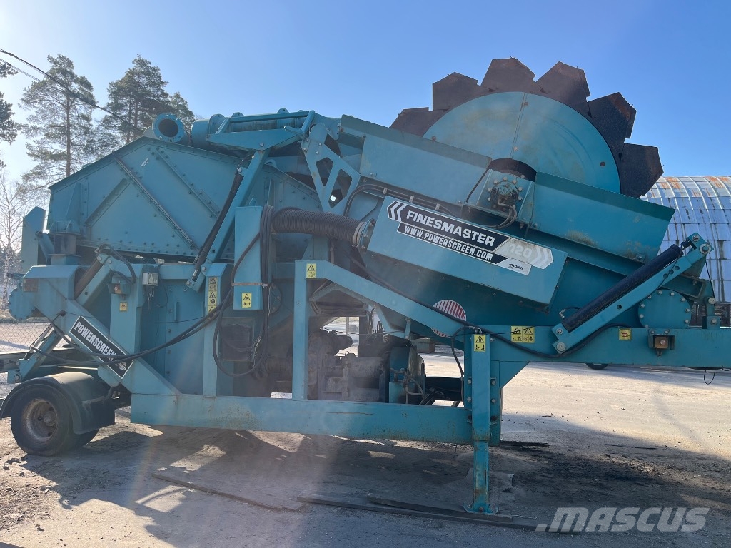 PowerScreen portable screener-washer Chieftain 2100, Finemaster 120, T5032 Mobile screeners