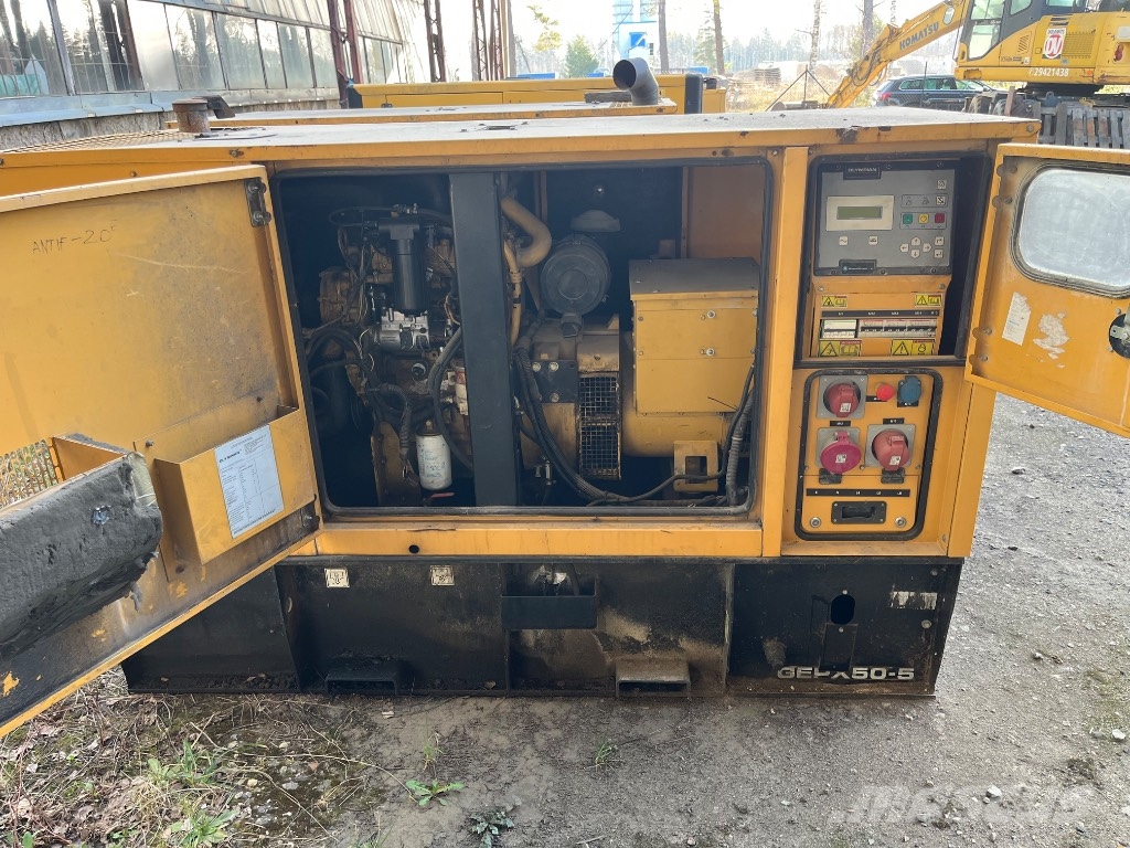PowerScreen portable screener-washer Chieftain 2100, Finemaster 120, T5032 Mobile screeners