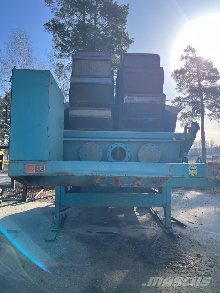 PowerScreen portable screener-washer Chieftain 2100, Finemaster 120, T5032 Mobile screeners