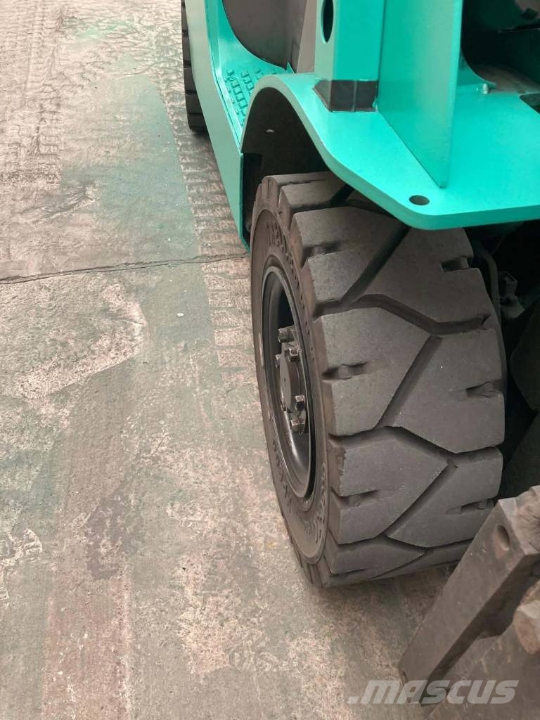 Mitsubishi DFG 15 NT Газові навантажувачі