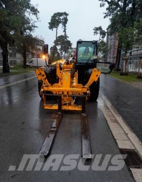 JCB 540-140 Teleskopski viličarji