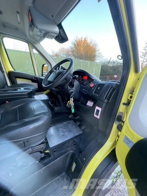 Fiat Ducato A&E Fiat Ducato A&E Vehicle with Stryker Pr Ambulancias