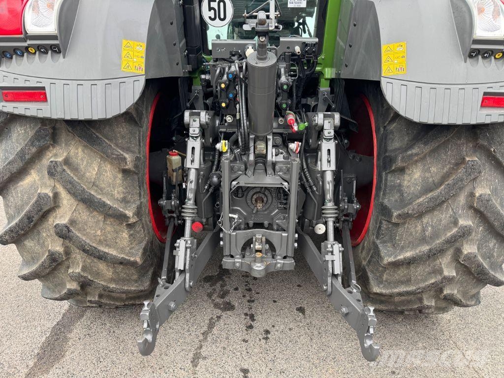 Fendt 824 VARIO PROFI + Tractoren