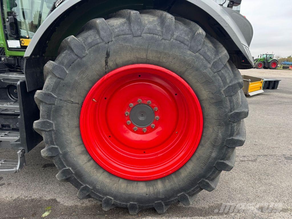 Fendt 824 VARIO PROFI + Tractoren