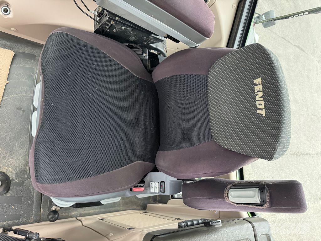 Fendt 824 VARIO PROFI + トラクター