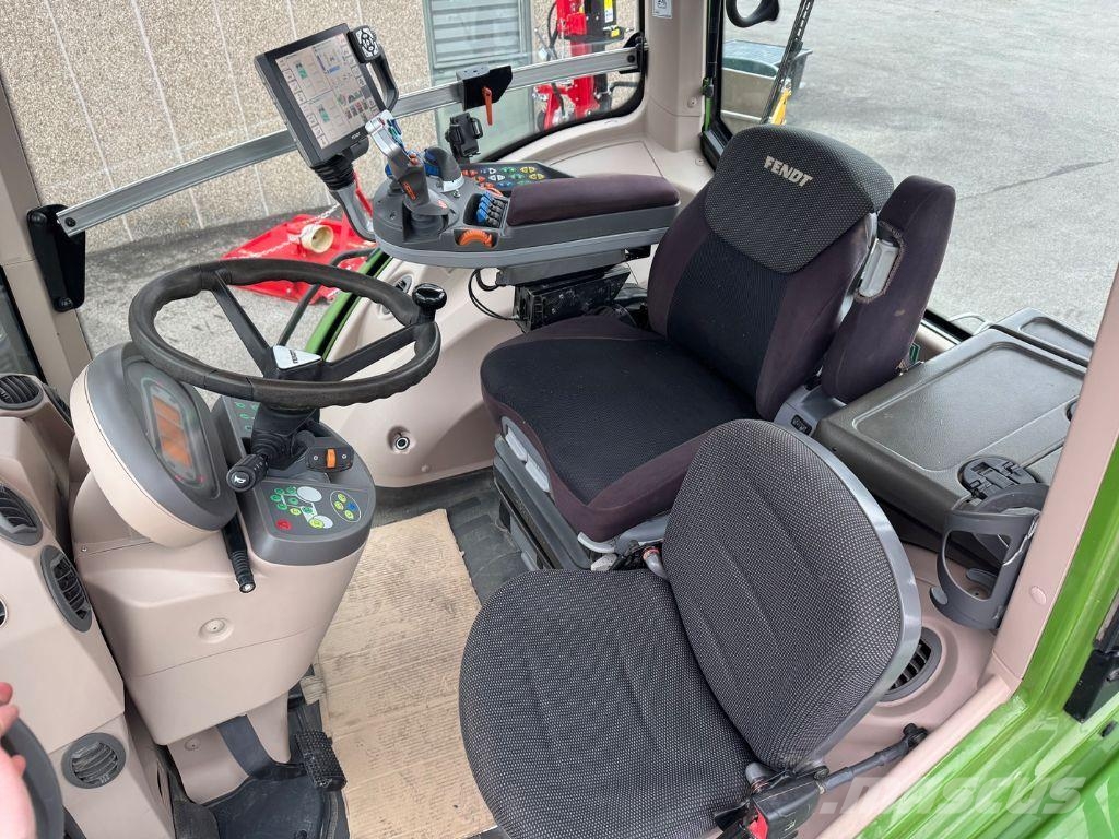 Fendt 824 VARIO PROFI + Трактори