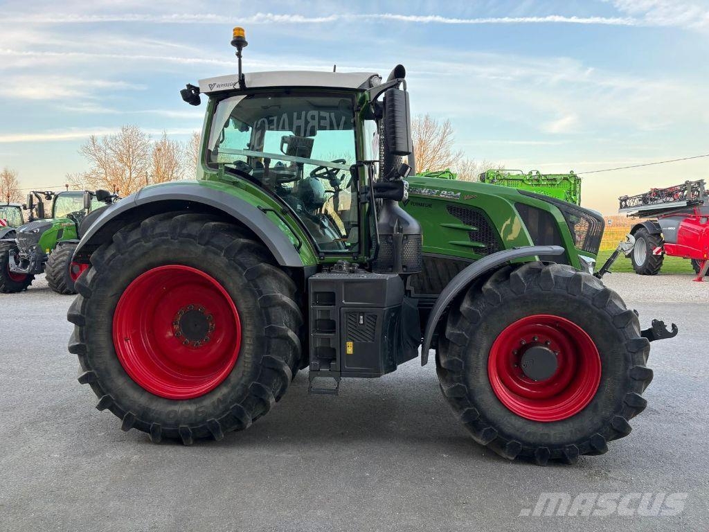 Fendt 824 VARIO PROFI + Tractoren
