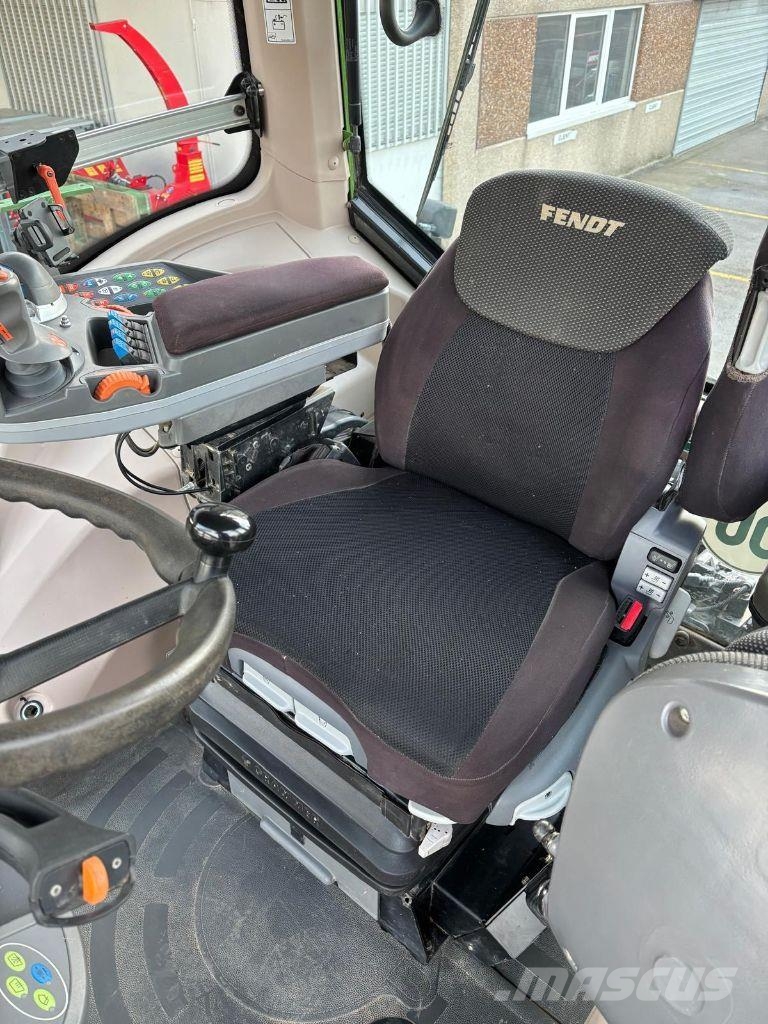 Fendt 824 VARIO PROFI + Трактори