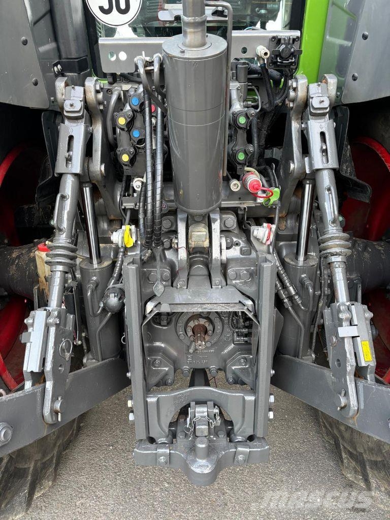 Fendt 824 VARIO PROFI + Traktori