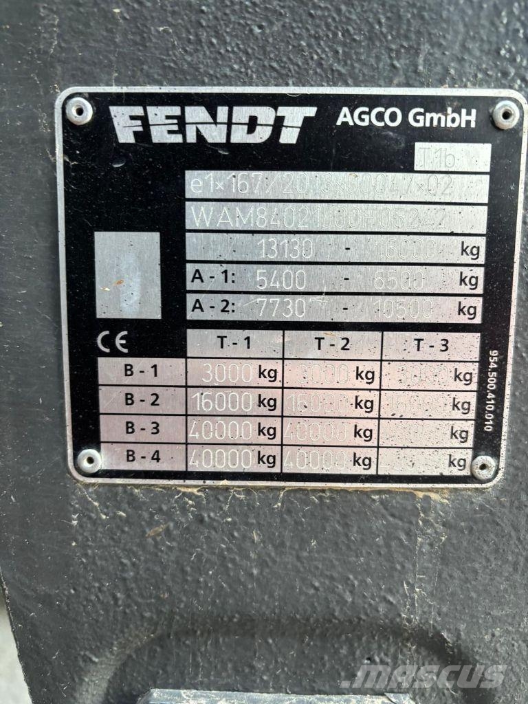 Fendt 824 VARIO PROFI + Tractoren