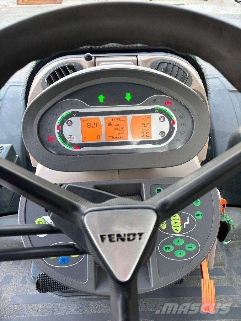 Fendt 824 VARIO PROFI + Traktori