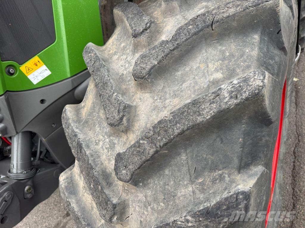 Fendt 824 VARIO PROFI + Τρακτέρ