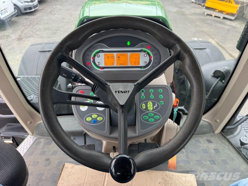 Fendt 824 VARIO PROFI + Трактори