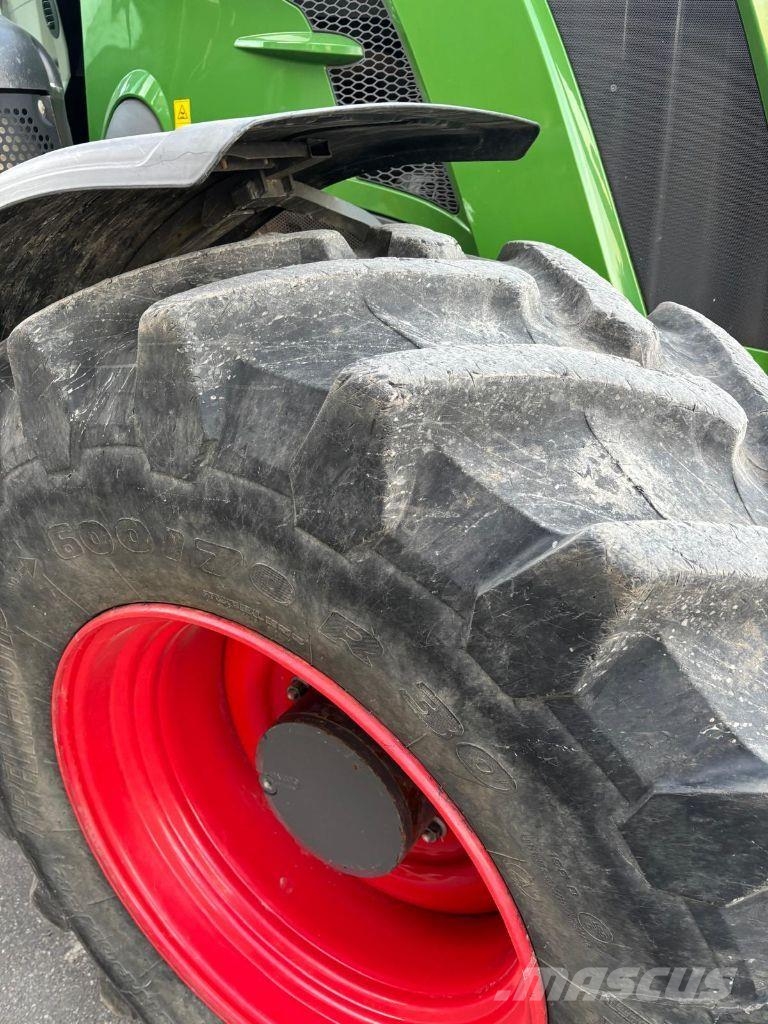 Fendt 824 VARIO PROFI + Трактори