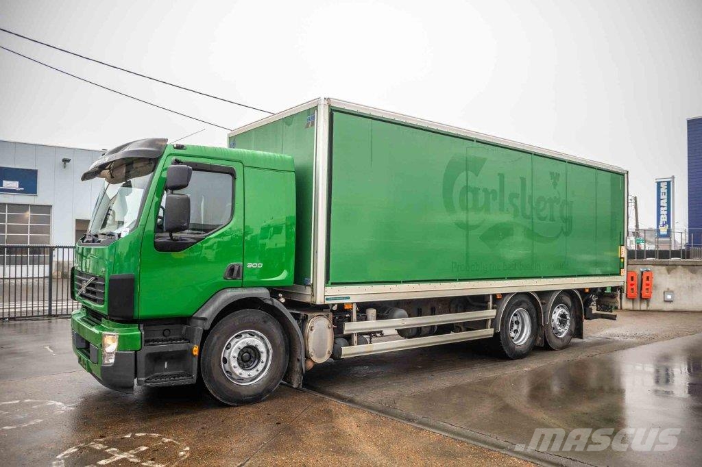 Volvo FE 300 Camiones con caja de remolque