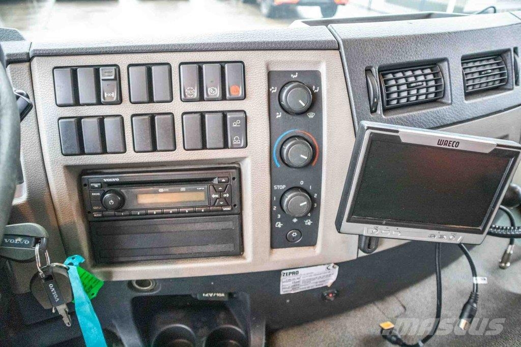 Volvo FE 300 Camiones con caja de remolque
