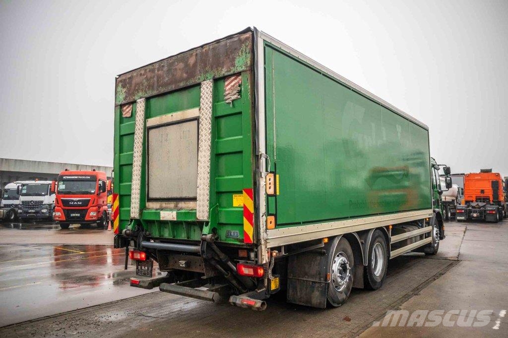 Volvo FE 300 Camiones con caja de remolque