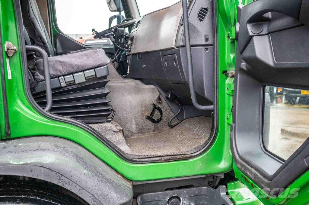 Volvo FE 300 Camiones con caja de remolque