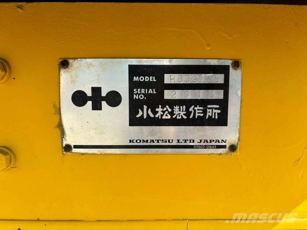Komatsu HD 325-5 شاحنات المخلفات الصلبة