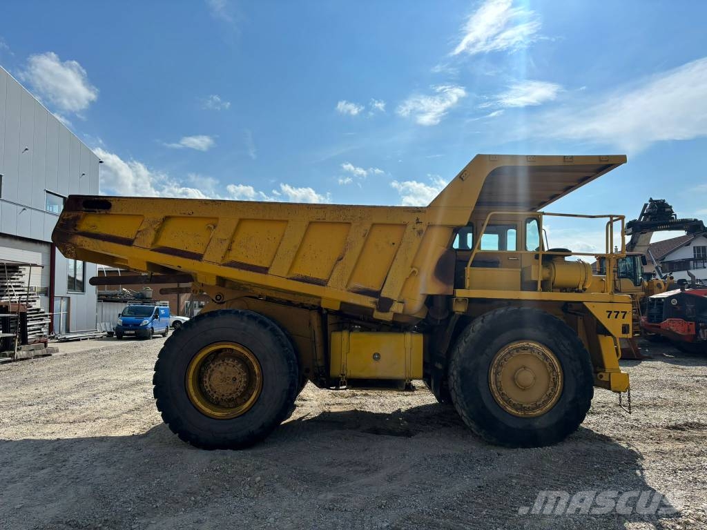 Komatsu HD 325-5 شاحنات المخلفات الصلبة