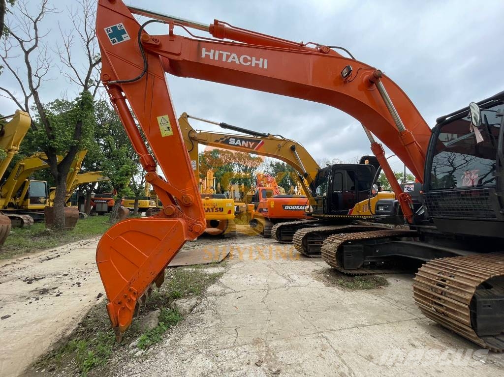 Hitachi ZX 240 대형 굴삭기 29톤 이상