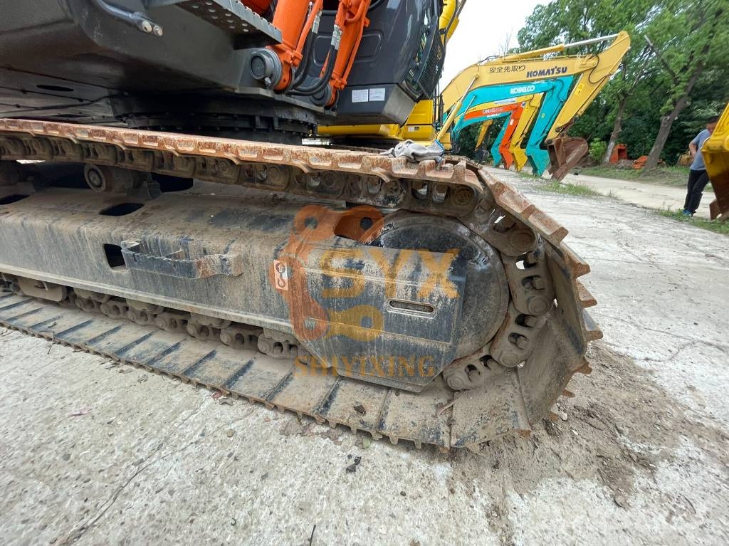 Hitachi ZX 240 대형 굴삭기 29톤 이상
