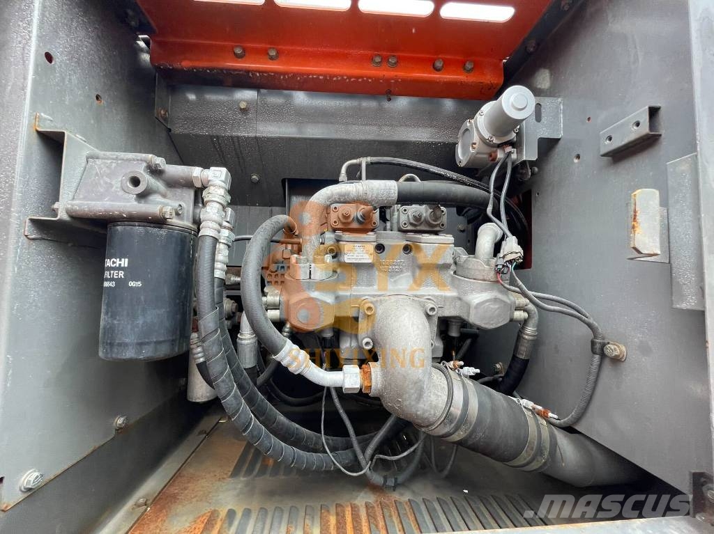 Hitachi ZX 240 대형 굴삭기 29톤 이상