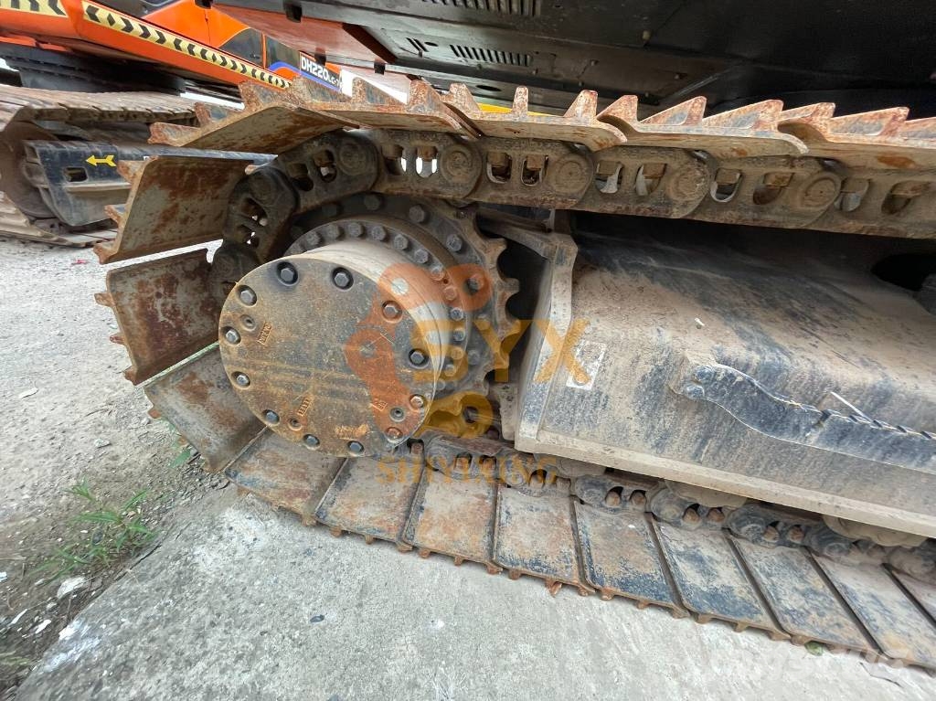 Hitachi ZX 240 대형 굴삭기 29톤 이상