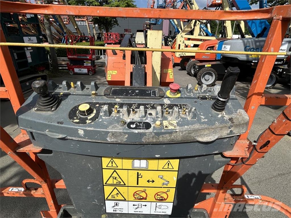 JLG 340AJ (4972) Iseliikuvad poomtõstukid