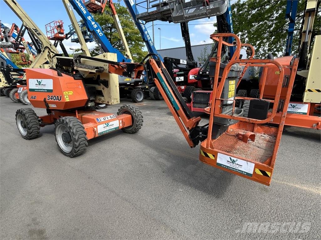 JLG 340AJ (4972) Iseliikuvad poomtõstukid