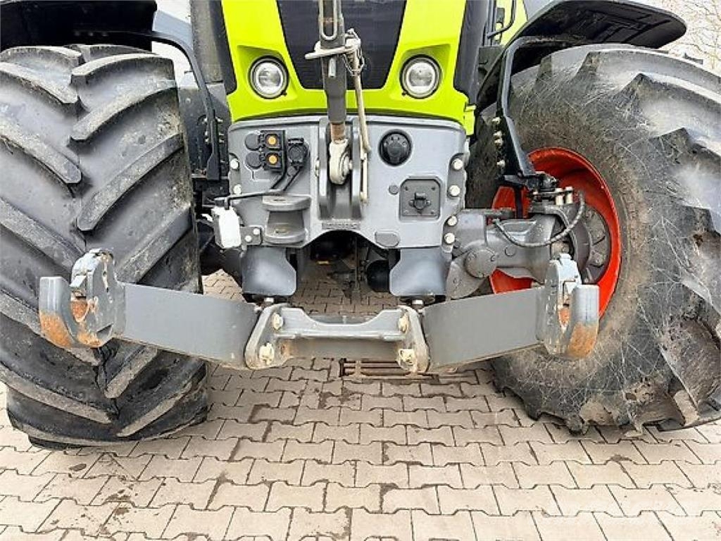 CLAAS Axion 870 CMATIC Traktory