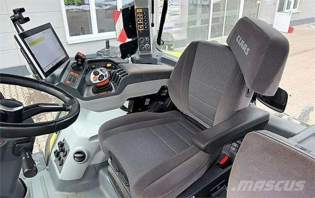CLAAS Axion 870 CMATIC Traktory