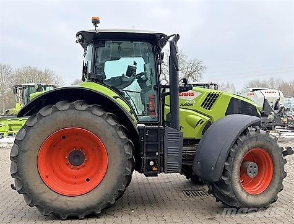 CLAAS Axion 870 CMATIC Traktory