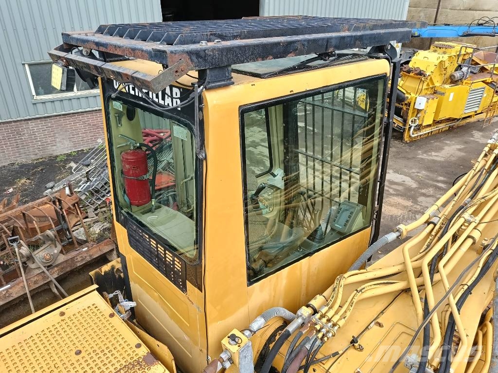 CAT 330 B L demolition excavator UHD high reach 22 m Excavadoras de demolición