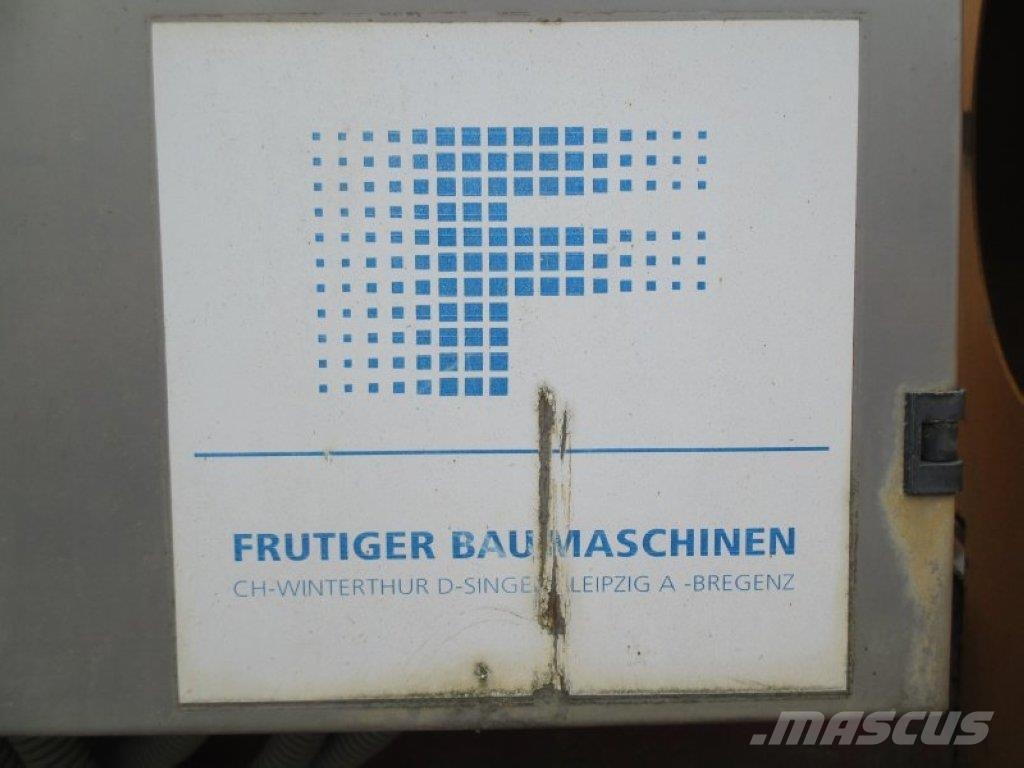 BANDENKUISER Banden- kuiser/ Lavage pneus Carros