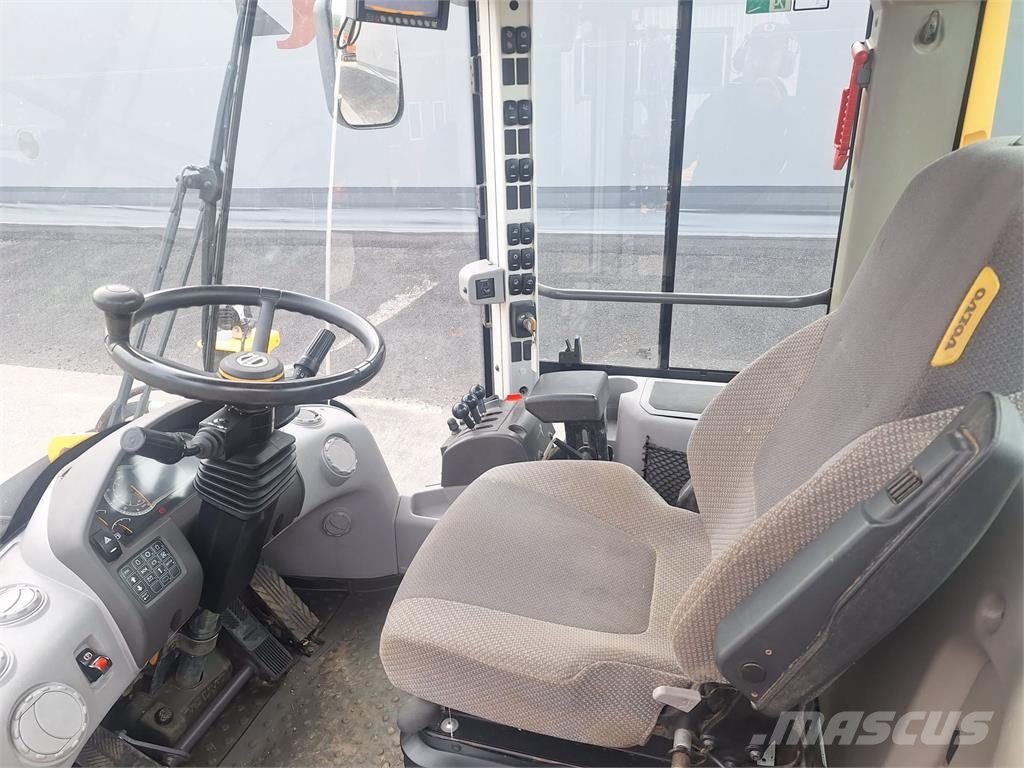 Volvo L60H  -VÄHÄN AJETTU- Iekrāvēji uz riteņiem