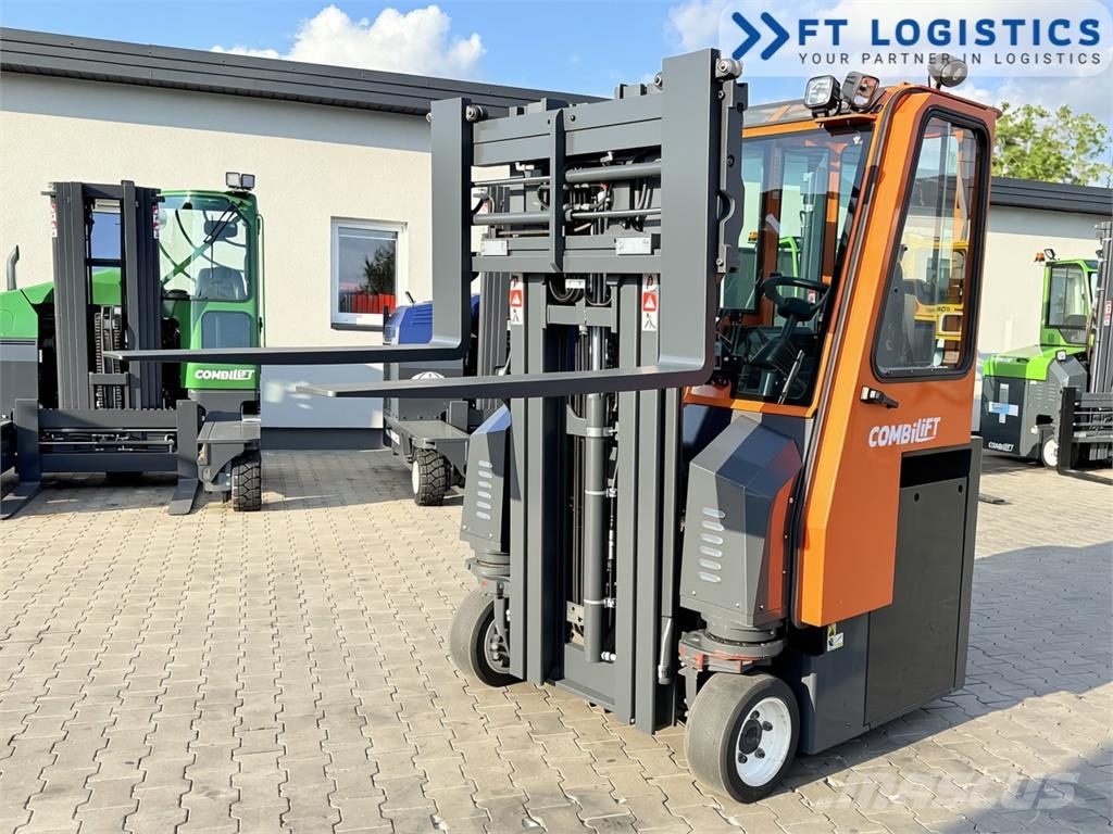 Combilift CBE2500 | ELECTRIC | TRIPLEX 4900MM | FORK POSITIO Повдигач с движение в 4 посоки