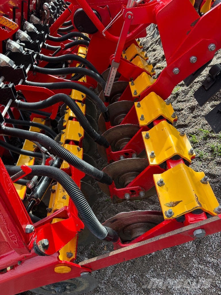 Väderstad Rapid RD400C Combination drills