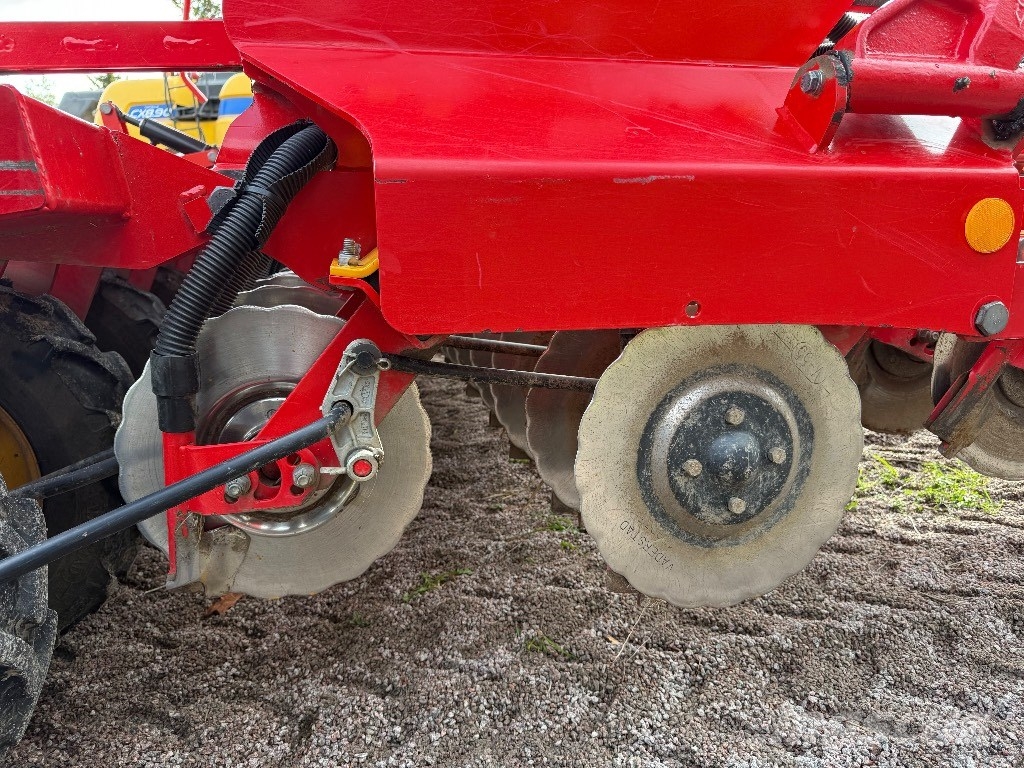 Väderstad Rapid RD400C Combination drills
