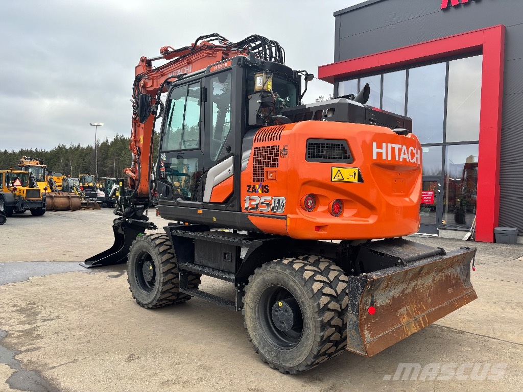 Hitachi ZX 135 W-7 / Pyörittäjä, 3 kauhaa, Rasvari, StageV حفارات بعجل