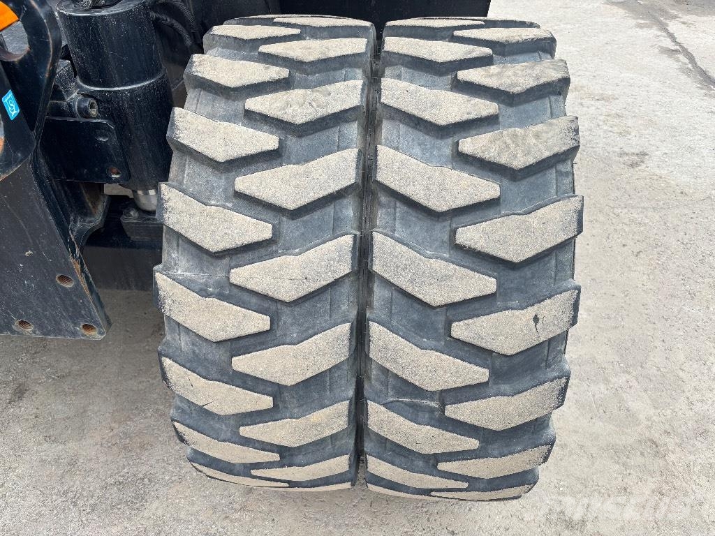 Hitachi ZX 135 W-7 / Pyörittäjä, 3 kauhaa, Rasvari, StageV حفارات بعجل