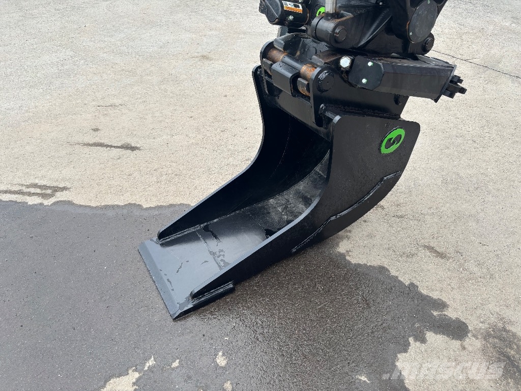 Hitachi ZX 135 W-7 / Pyörittäjä, 3 kauhaa, Rasvari, StageV حفارات بعجل