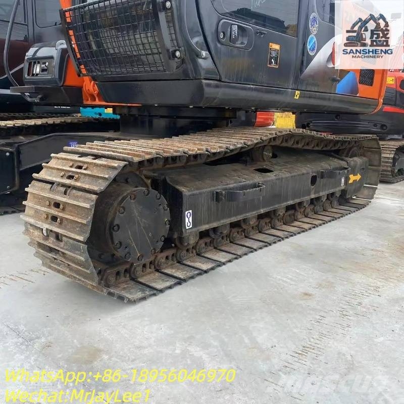 Hitachi ZX 120 Гусеничні екскаватори