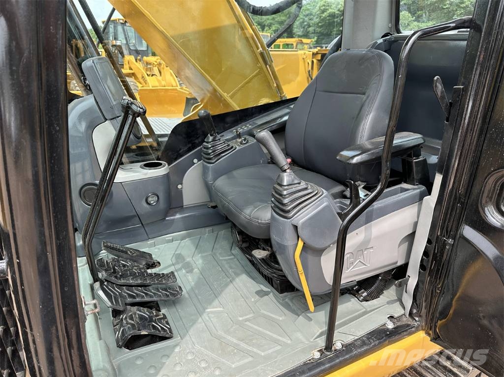 CAT 320D 대형 굴삭기 29톤 이상
