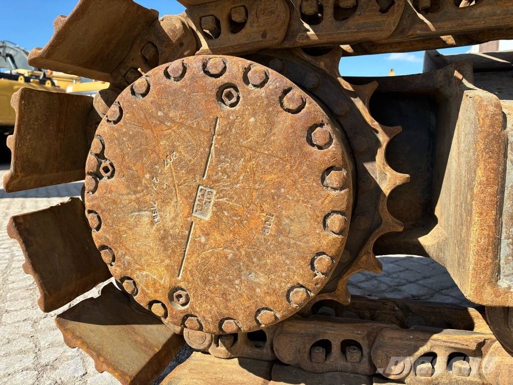 Komatsu PC 290 LC-8 حفارات زحافة