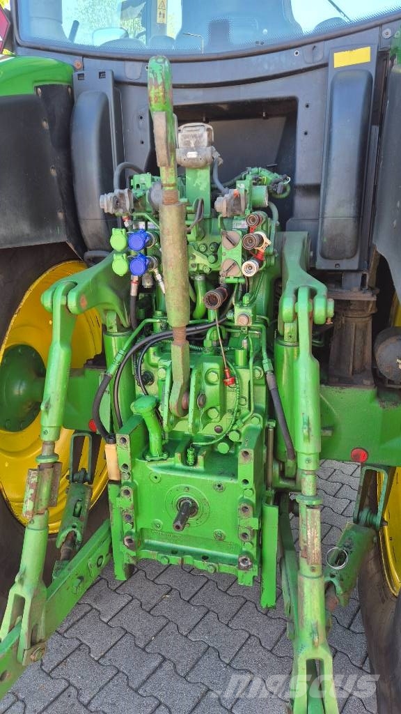 John Deere 6170 R AP 50Kmh. Airbrakes and Frontlift Traktorit